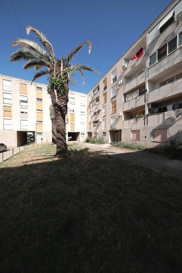 Apartman Zara Apartment Екстериор снимка