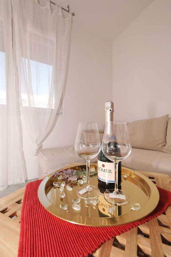 Apartman Zara Apartment Екстериор снимка