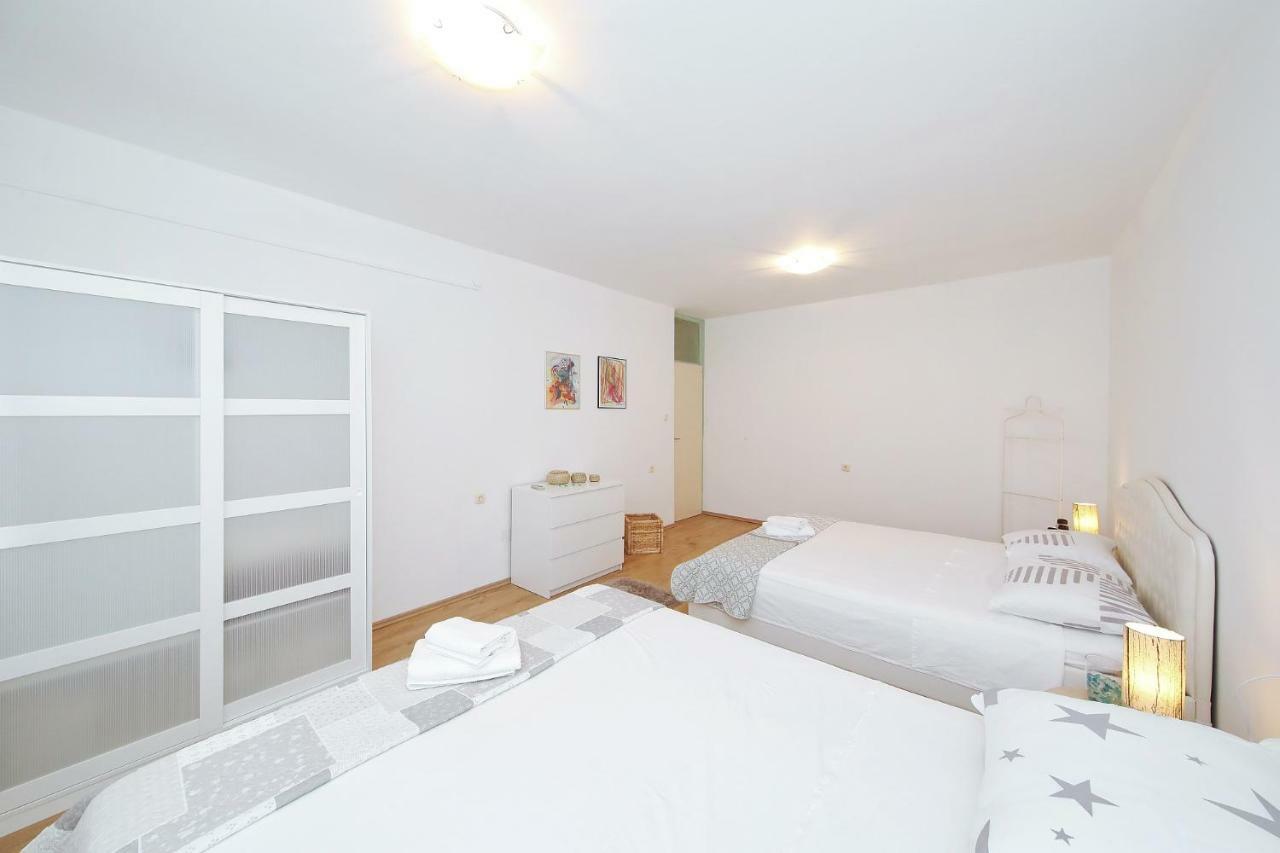 Apartman Zara Apartment Екстериор снимка