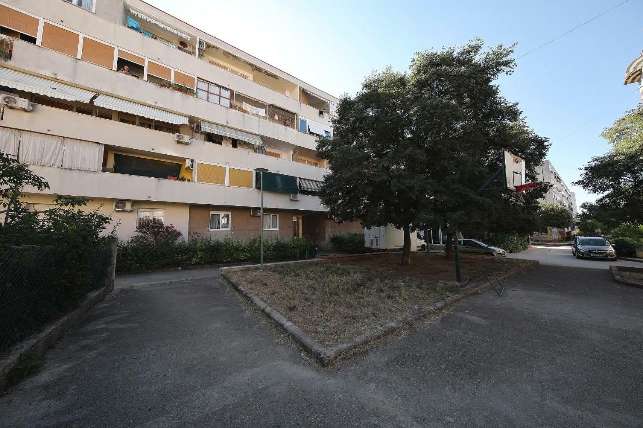 Apartman Zara Apartment Екстериор снимка