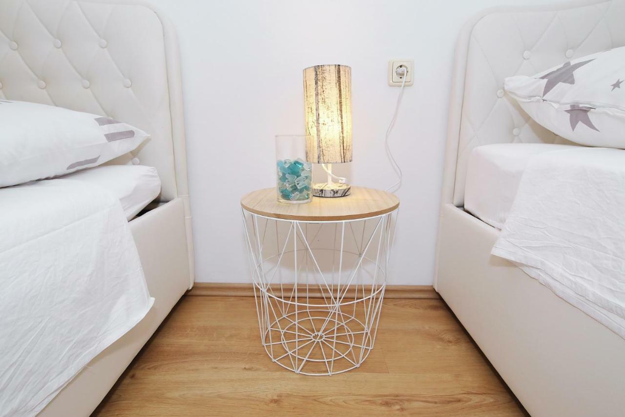 Apartman Zara Apartment Екстериор снимка